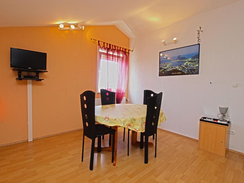 Apartments Denis 19 Fazana Exterior photo
